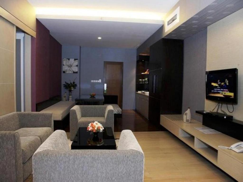 Green Valley Resort Purwokerto Exteriör bild